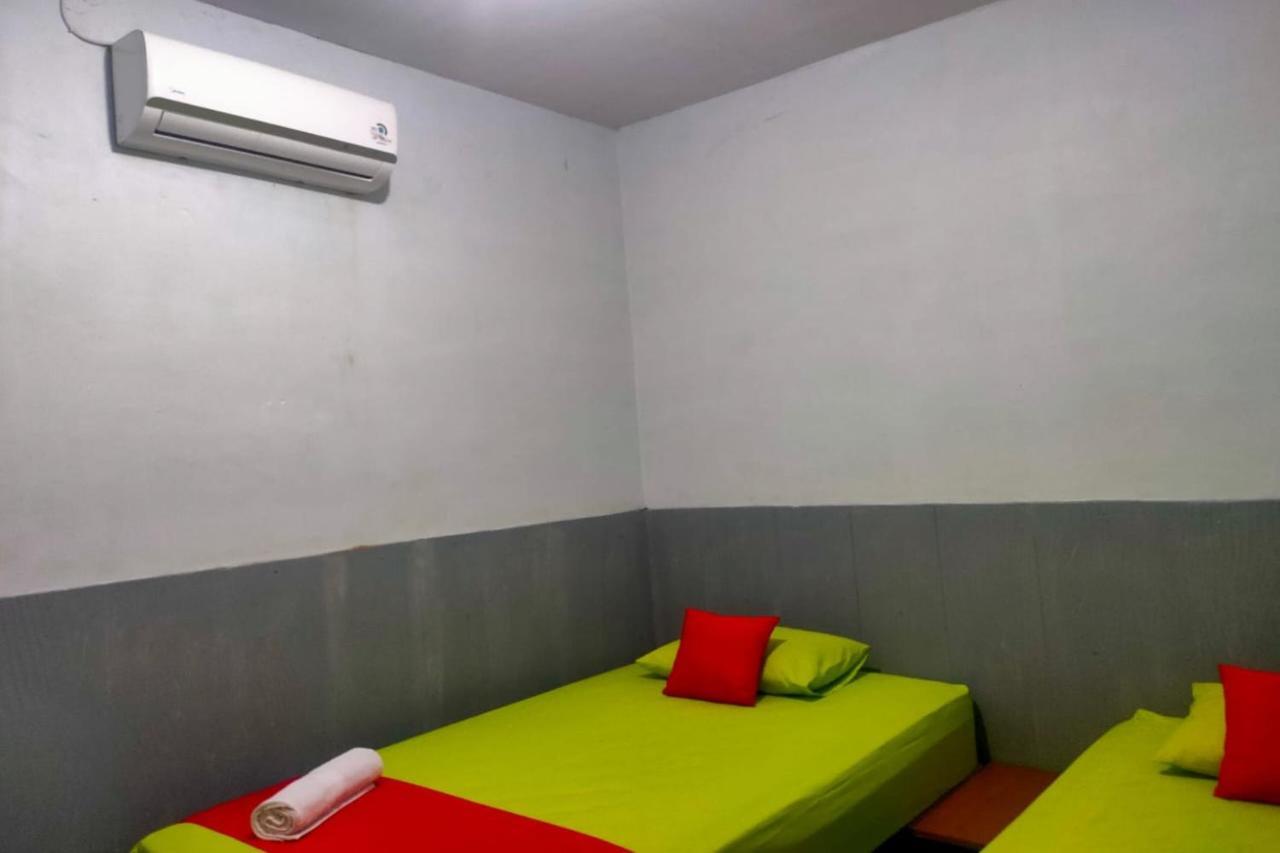 Sumenep Oyo 91179 Hotel Lagalleria מראה חיצוני תמונה